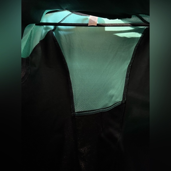 Champion women’s black & teal thin long sleeved running jacket. Size XL - Picture 7 of 11
